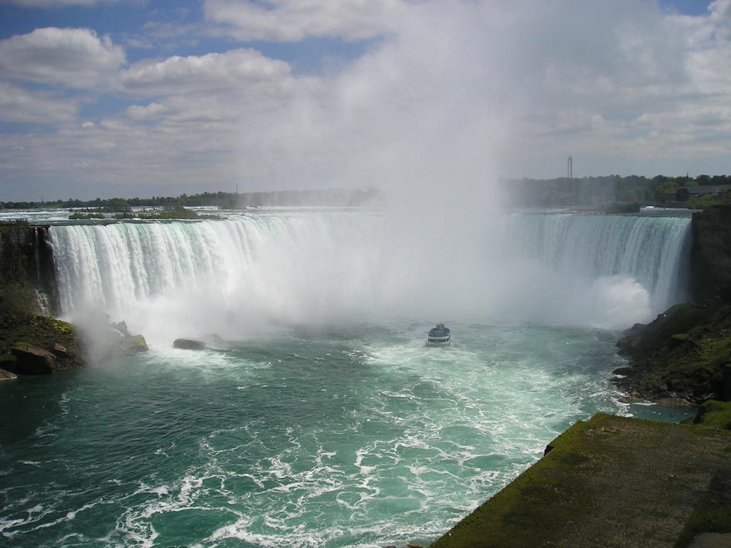 Susan'S Retreat Hotel Niagarawatervallen Kamer foto